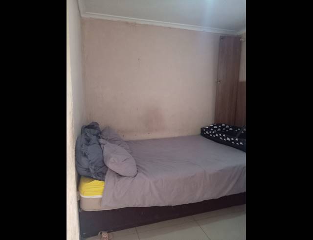 2 BEDROOM HOUSE FOR SALE IN UMLAZI Y